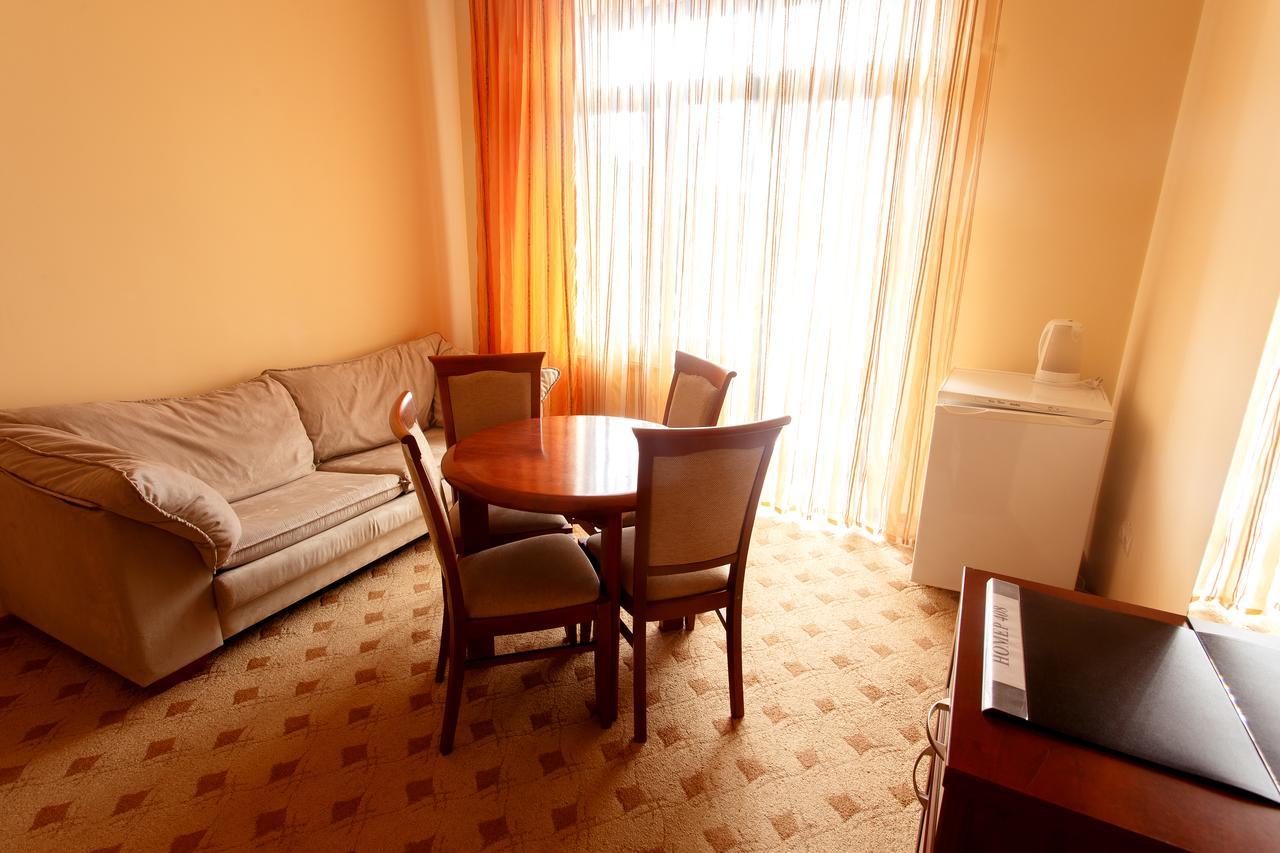 Pansionat Paradiz Hotel Поляна Екстериор снимка
