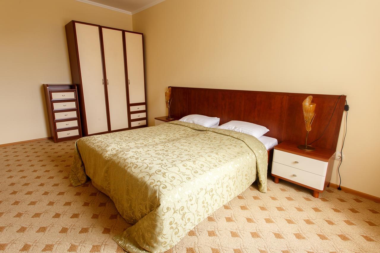 Pansionat Paradiz Hotel Поляна Екстериор снимка