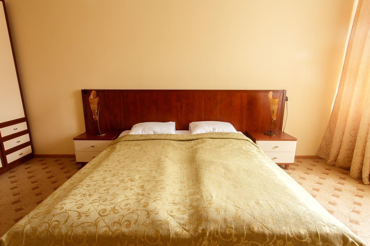Pansionat Paradiz Hotel Поляна Екстериор снимка