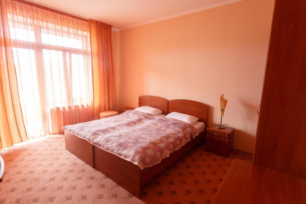 Pansionat Paradiz Hotel Поляна Екстериор снимка